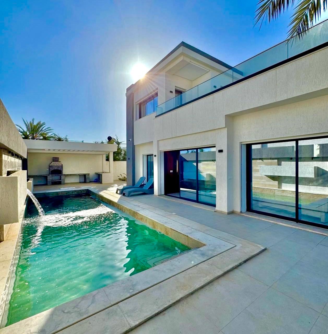 une villa avec un haut standing 4 chambres avec piscine à Aghir,  5 min de la mer