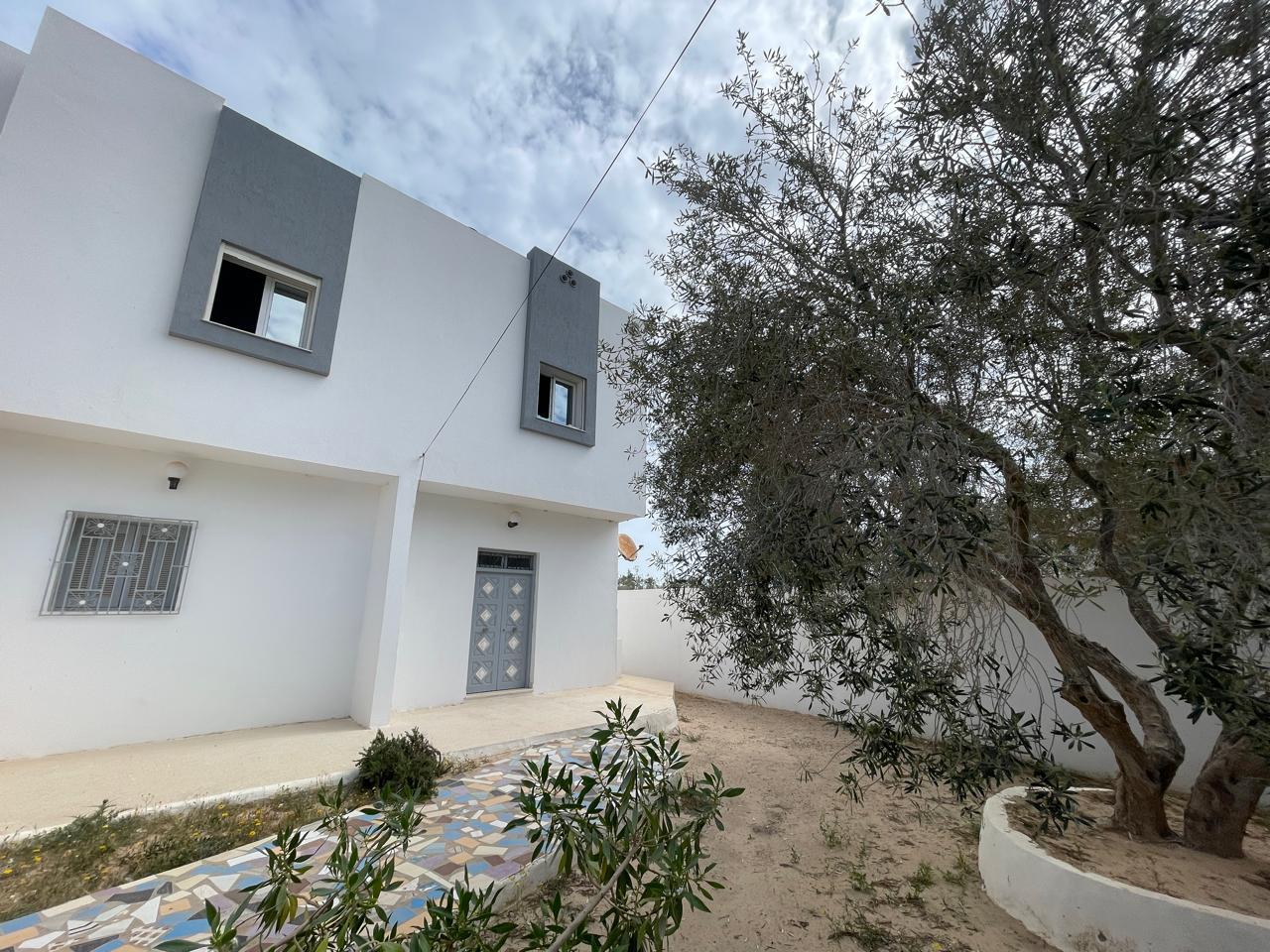 Un appartement s+2 au RDC situé à midoun